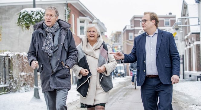 Marktstraat/Beekstraat en pand Leger des Heils onder handen