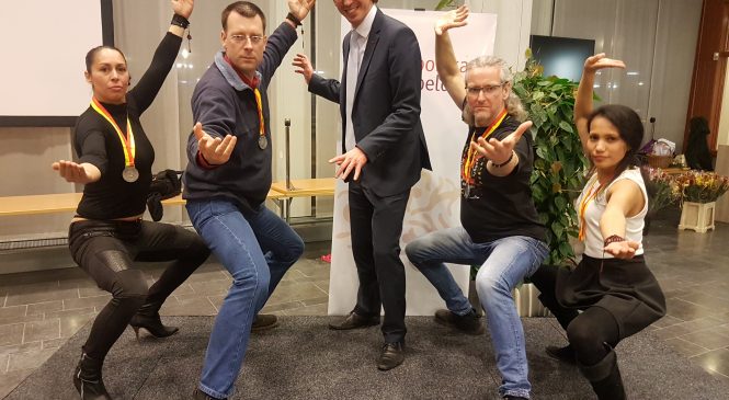 Huldiging voor leden van Shaolin Kung Fu Apeldoorn