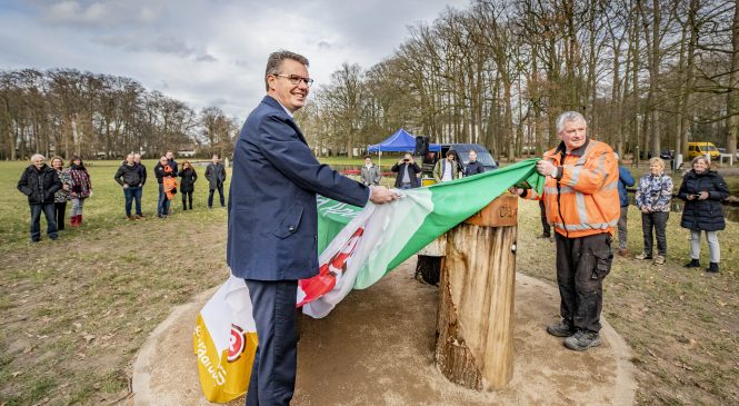 Circulaire tafel geplaatst in De Parken