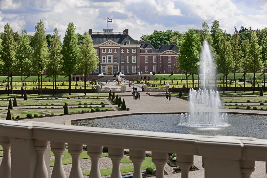 Paleis het Loo gaat buiten de perken