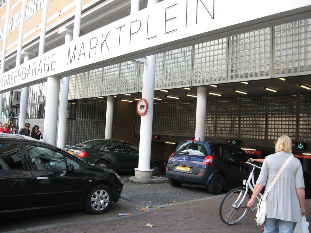 Centrummanagement organiseert ludieke actie en betaalt parkeerkosten van bezoeker binnenstad