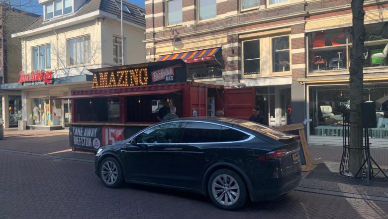 Primeur voor Amazing BiefstukBar: IJs van Co in de drive thru!