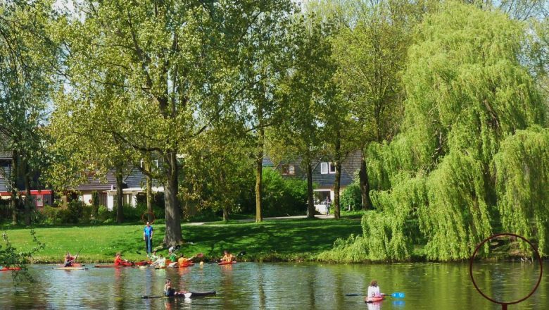 Zomerse wandeling door diverse parken van Apeldoorn