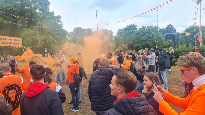 Gemeente deelt opnieuw gebiedsverboden tijdens Oranjefeest rotonde De Maten