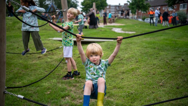 Speeltuin Staatsliedenkwartier geopend: speelplezier in een natuurrijke omgeving