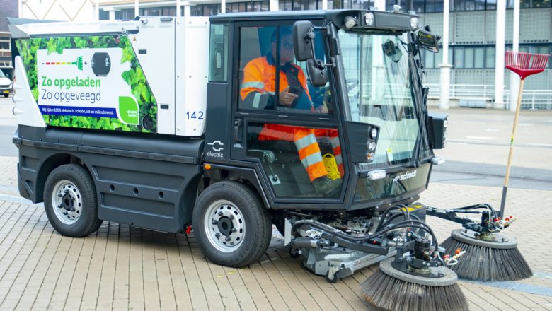 Eerste elektrische veegmachine in Apeldoorn