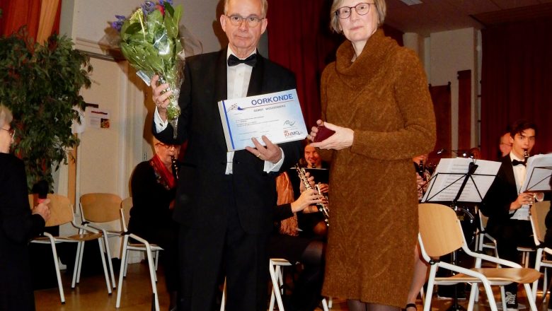 Gerrit Woudenberg gehuldigd voor 60 jaar lid van Prinses Juliana Beekbergen