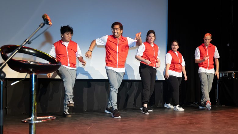 KOM, laat je zien! vierde feestelijke start met optredens van Fantastic Squad en Theatergroep WirWar