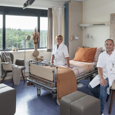 Afscheid nemen in huiselijke sfeer dankzij mobiele hospice kamer in Gelre ziekenhuizen