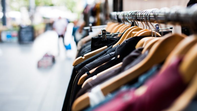 Inzamelactie kleding en schoenen voor beter basisonderwijs