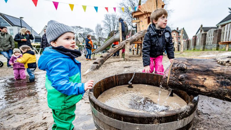 Vernieuwde speeltuin aan Hogeweg-Middenhof dankzij inzet buurt