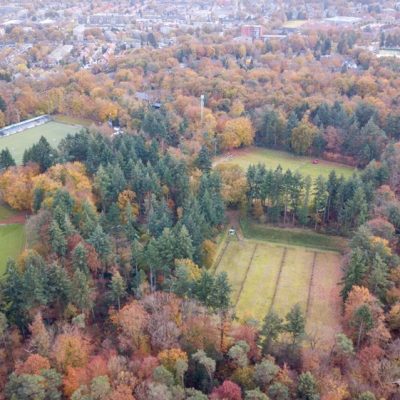 Gemeente Apeldoorn zet streep door parkeren op terrein AGOVV