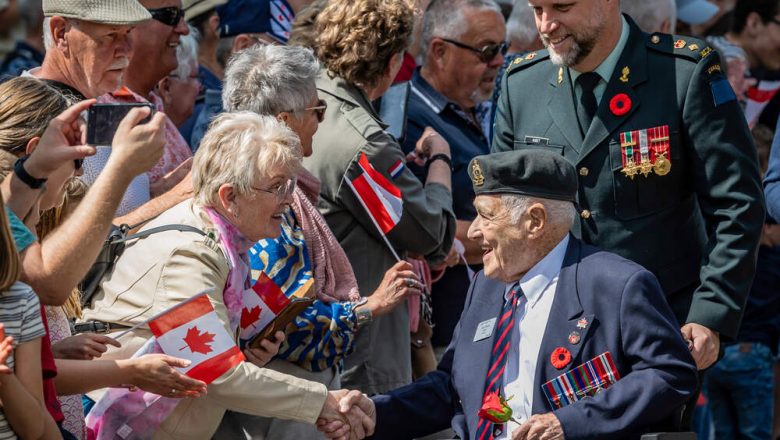 Apeldoorn herdenkt en viert 80 jaar vrijheid