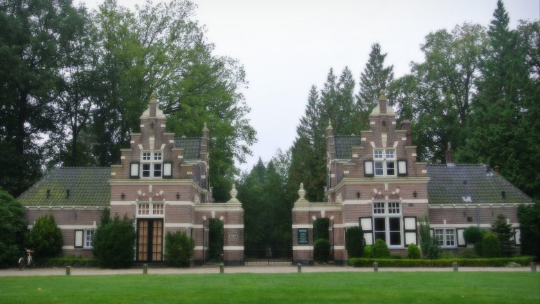 Herdenkingsroute langs oorlogsgraven op 125-jarige begraafplaats Soerenseweg