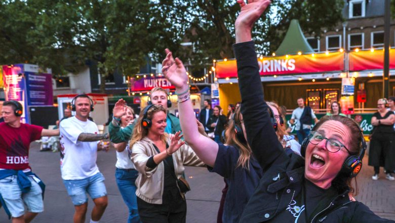 Apeldoorn verwelkomt tienduizenden bezoekers tijdens DE OPENING 2025