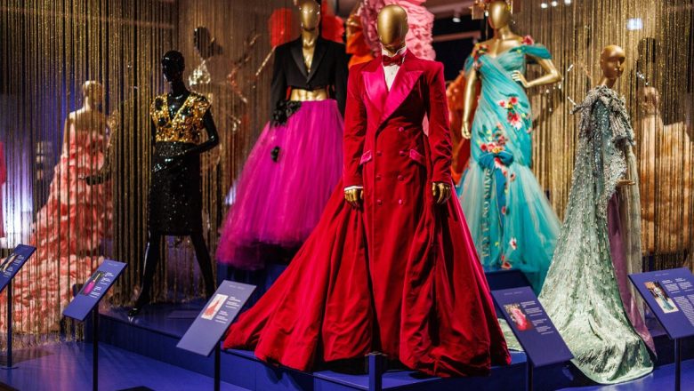 Koninklijke modetentoonstelling Dresscodes geopend in Paleis Het Loo