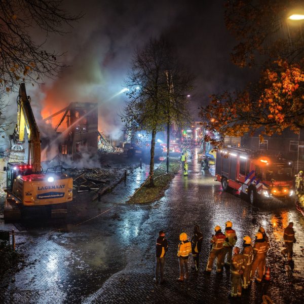 Zonneceldeeltjes verspreid na brand in Apeldoorn