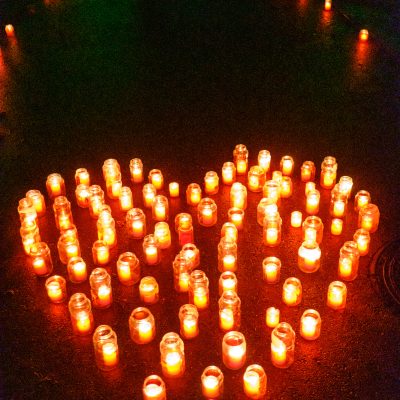 Wereldlichtjesdag in Apeldoorn: samen een lichtpunt in de donkere decembermaand