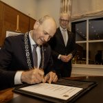 Ton Heerts herbenoemd als burgemeester van Apeldoorn