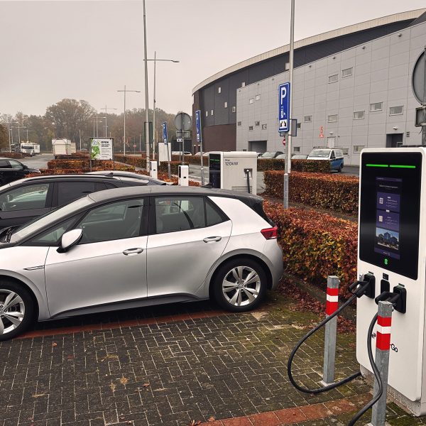 Elektrische rijders laden op 12 december gratis bij Intratuin Apeldoorn